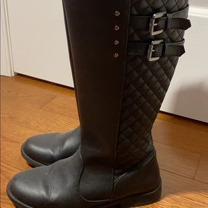 Girls black boot size 5